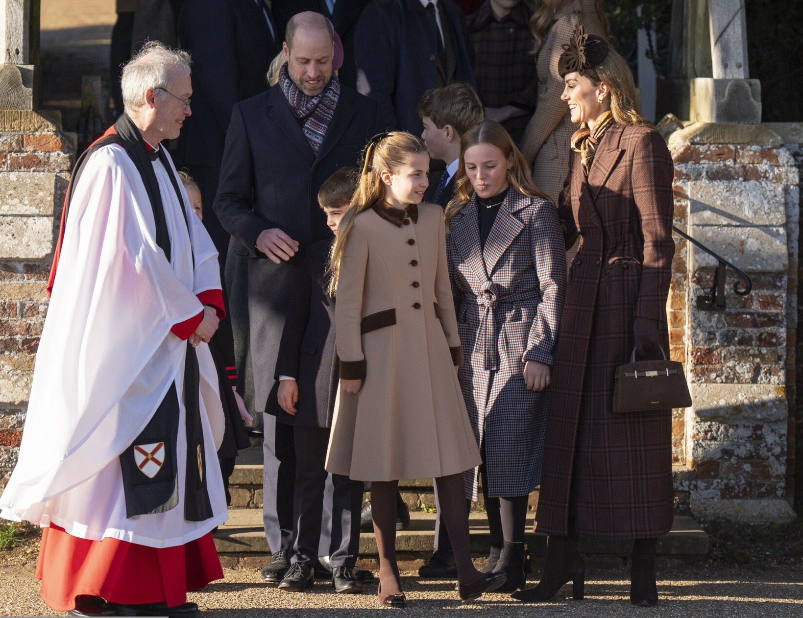 Księżna Kate nosi zamszowe kozaki na słupku 