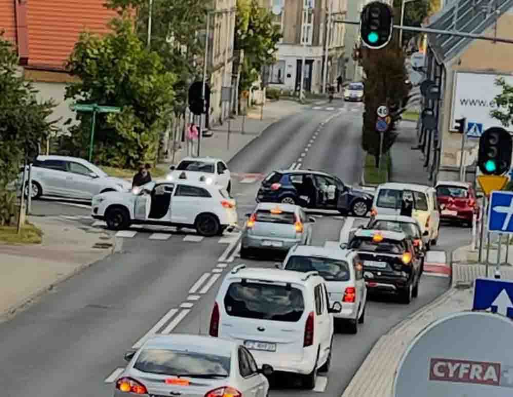 Zielona Góra: Wypadek na skrzyżowaniu. Jedna osoba została ranna
