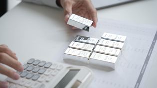 Srebro wystrzeliło o 15 proc. w tydzień. Inwestorzy ruszyli