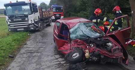 Zderzenie samochodu ciężarowego z „osobówką”