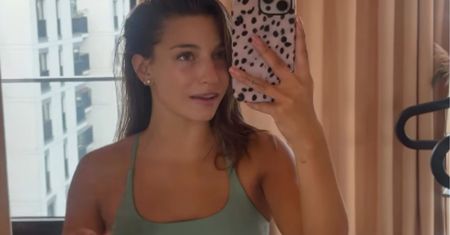 Julia Wieniawa pręży wysportowane ciało na siłowni. Nie obeszło się bez wypadku! "Spadł mi 7-kilogramowy hantel"