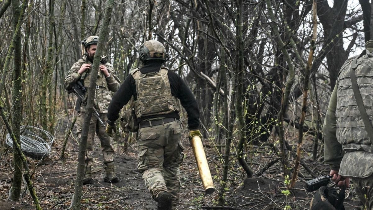 Wojna w Ukrainie rok 2025
Servicemen of an artillery unit of the 108th Territorial Defence Brigade are on a combat mission in the Zaporizhzhia direction, Ukraine, on March 31, 2025. (Photo by Dmytro Smolienko/Ukrinform)
Dmytro Smolienko