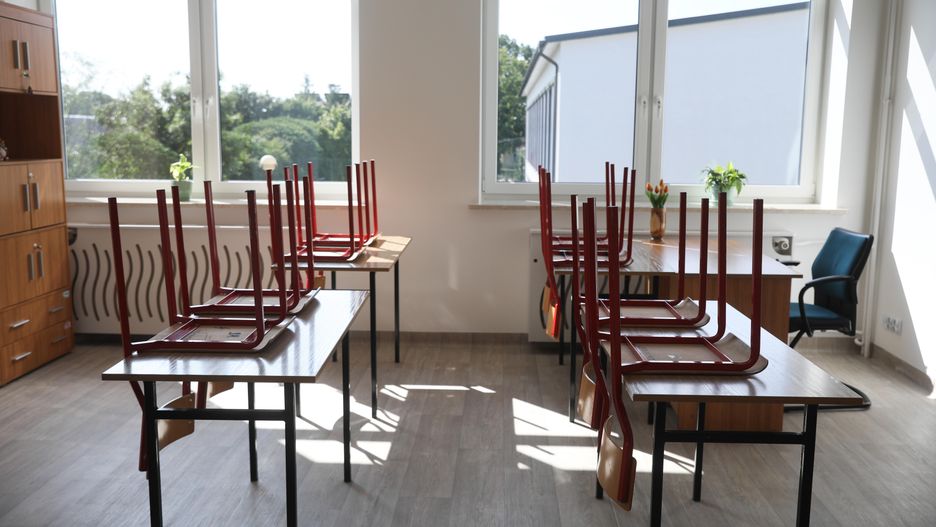 sala lekcyjna
Leszek Szyma�ski
2023/2024, inauguracja, klasa, krzes�a, ��wki, nowy rok szkolny, pocz�tek, rok, roku szkolnego, szkolny, szko�a, szko�y