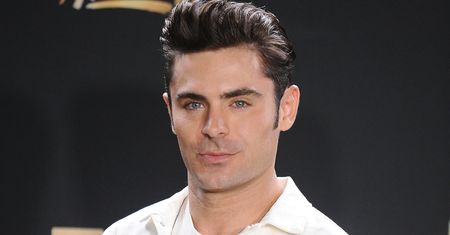 Efron poprawił urodę? Fani twierdzą, że nie przypomina samego siebie