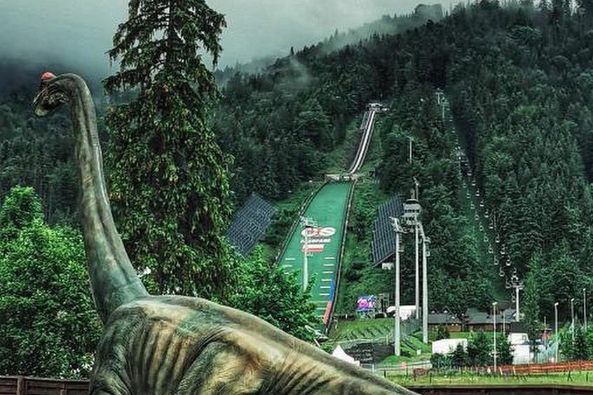 Популярний парк динозаврів у Польщі