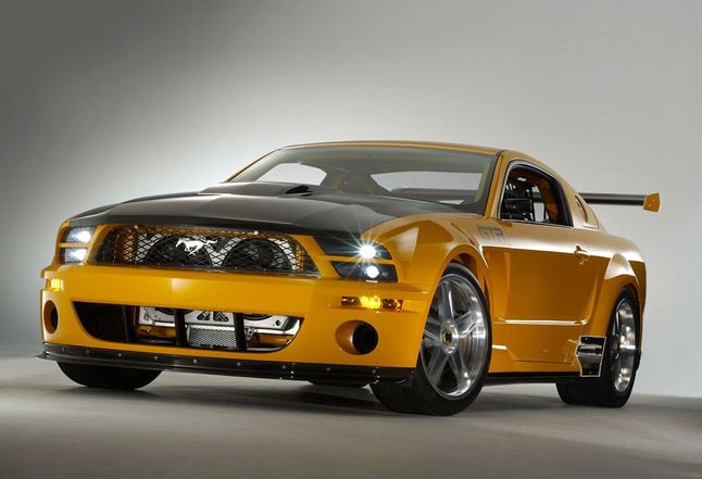 2005 Ford Mustang GT-R Concept (fot. desktopmachine.com)