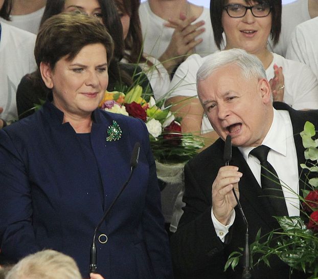 Jarosław Kaczyński nazywa Beatę Szydło... "POWIATOWĄ"?