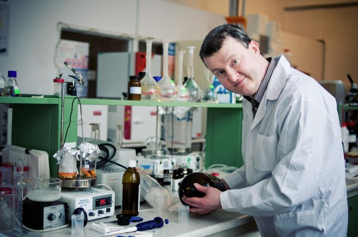Prof. Tomasz Ciach kieruje zespołem naukowców z Politechniki Warszawskiej, którzy opracowują polską szczepionkę przeciw COVID-19