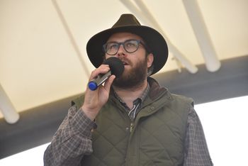 Piknik Myśliwski w śremskim amfiteatrze. Pogoda nie odstraszyła myśliwych, leśników i miłośników lasów