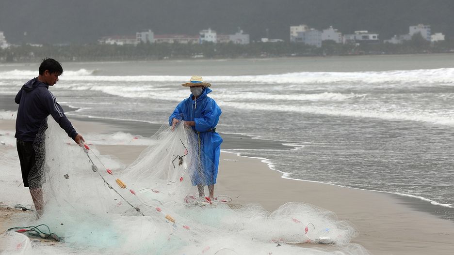 Mieszkańcy Wietnamu przygotowują się na uderzenie tajfunu