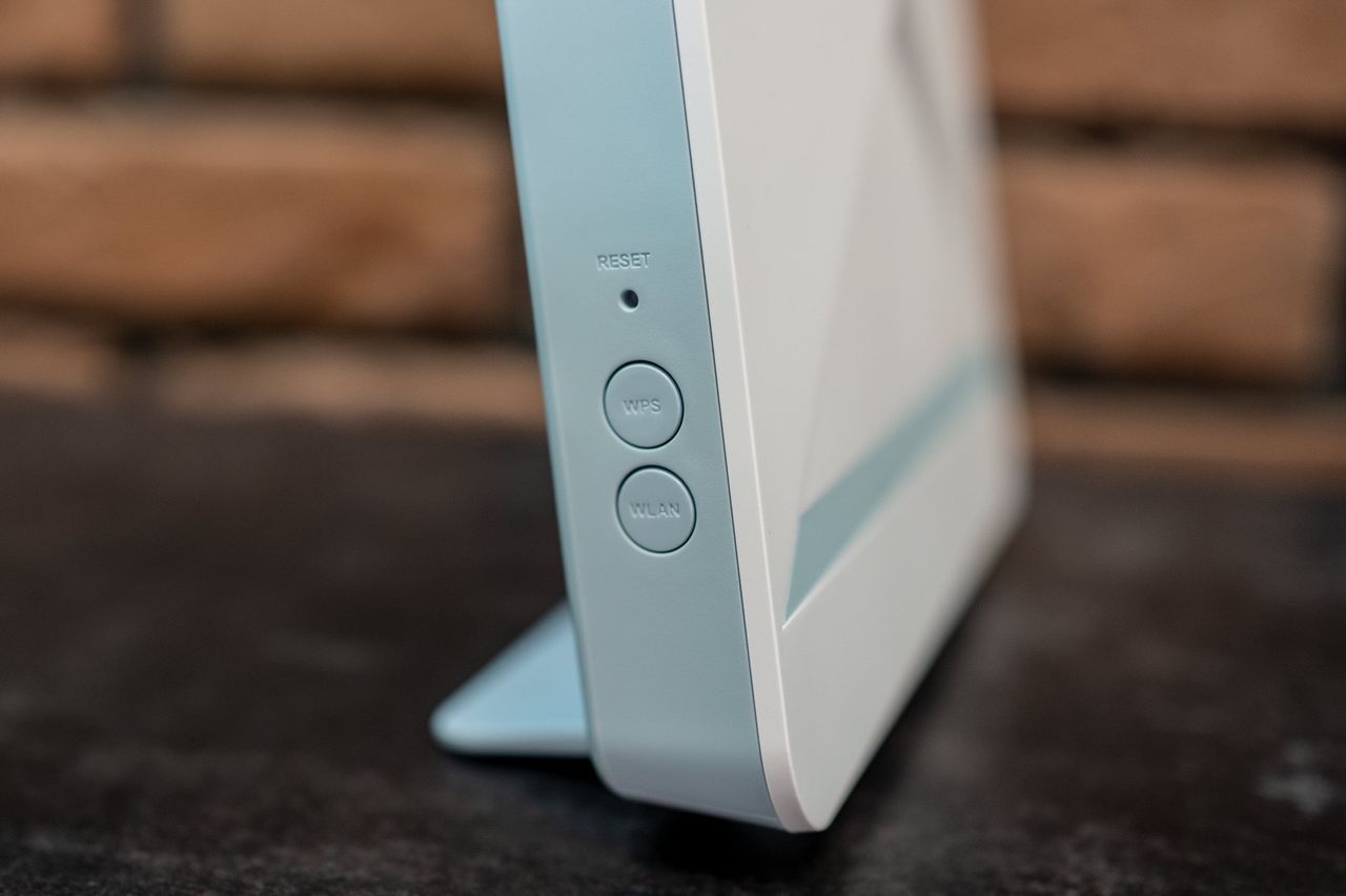 D-Link EAGEL PRO G416/EE -  z lewego boku