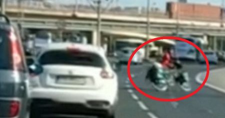 Głupota rowerzystów w Szczecinie. Zobacz nagranie ku przestrodze