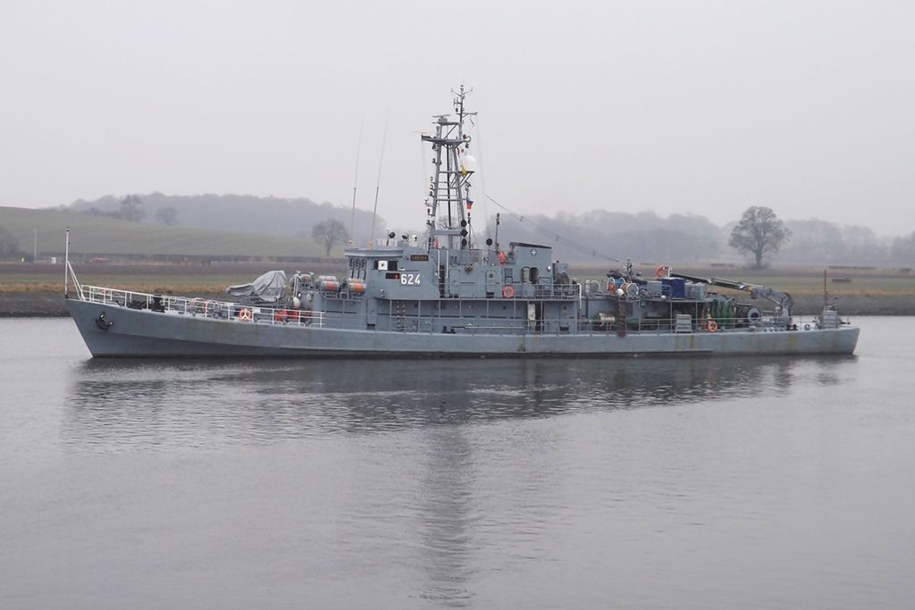 Niszczyciel min ORP Czajka projektu 206FM