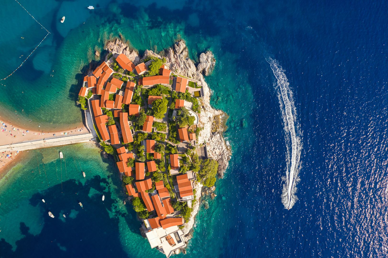 Sveti Stefan z lotu ptaka