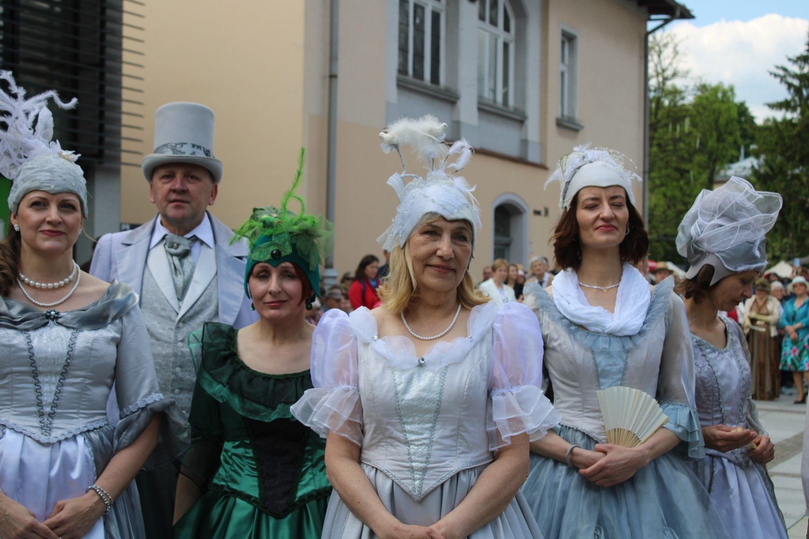Majówka Hrabiny Zofii w Krzeszowicach. Wielka zabawa z polonezem na Rynku