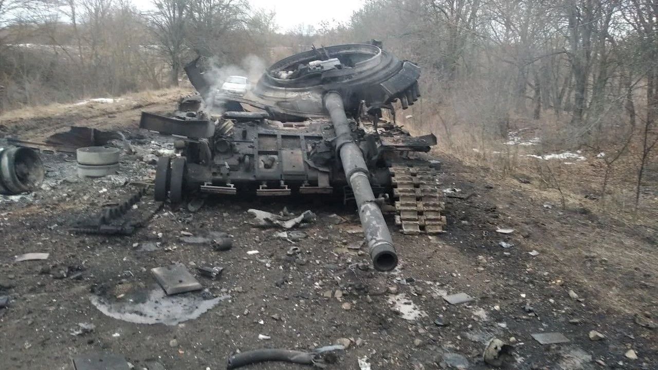 Decimation Russian armored column. Dozens of vehicles turned to dust