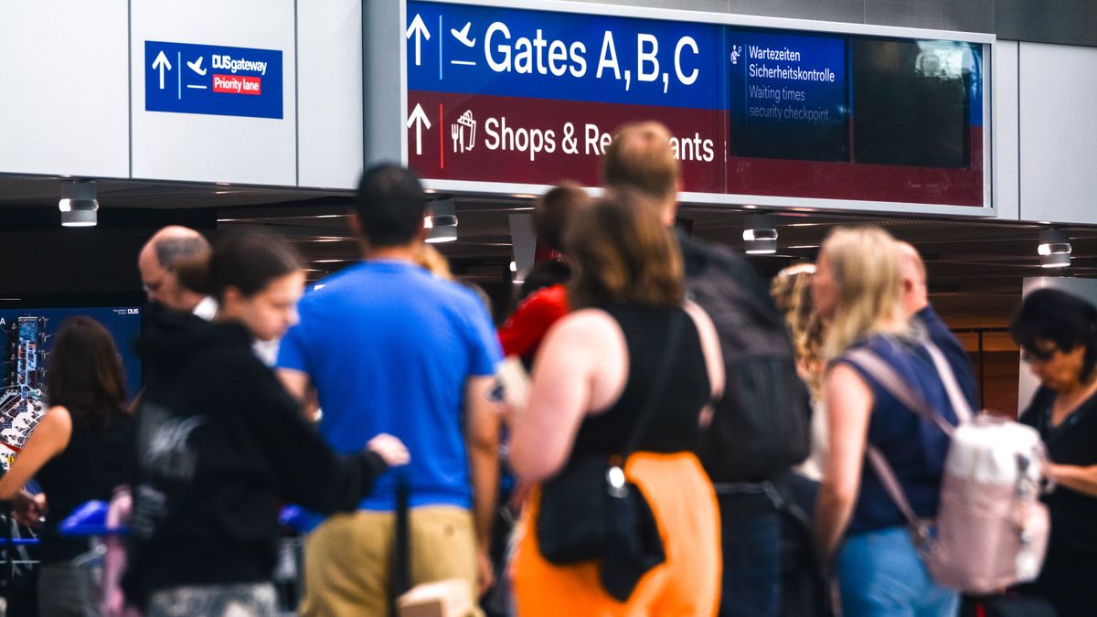 Lotniska znoszą ograniczenia dotyczące płynów na pokładzie 