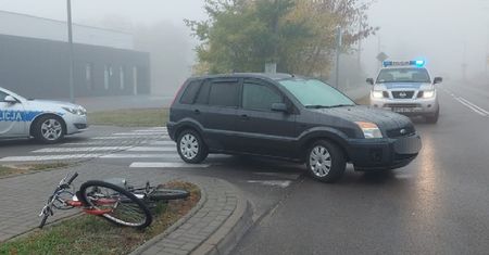 Wypadek z udziałem rowerzysty. Potrącenie podczas wyjeżdżania z parkingu