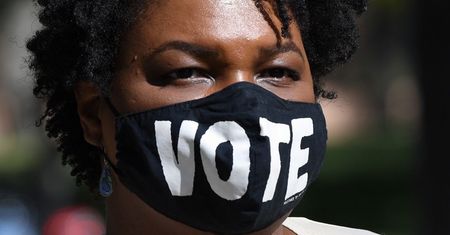 Stacey Abrams. To ona stoi za sukcesami Joe Bidena?