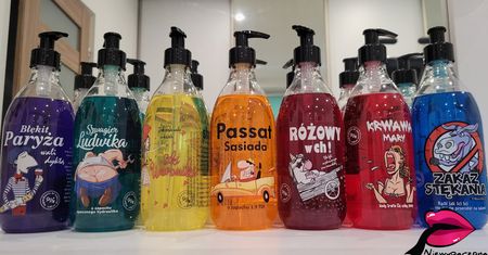 "Różowy w ch!", "Siki Weroniki" to nazwy żeli pod prysznic. Nowa kontrowersyjna marka w Hebe