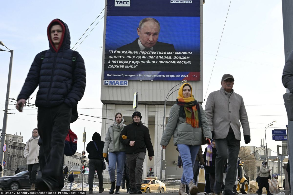 Wódz mówi do narodu: orędzie Putina tym razem pokazano nawet na ulicznych telebimach