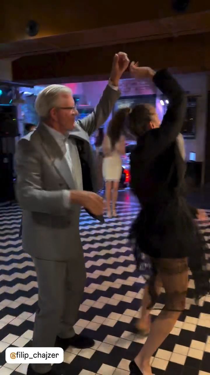 Zygmunt Chajzer wywija na ślubie Filipa