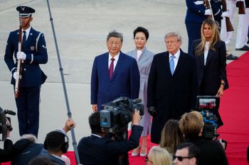 Xi Jinping wylądował w USA. Tak przywitał go Trump