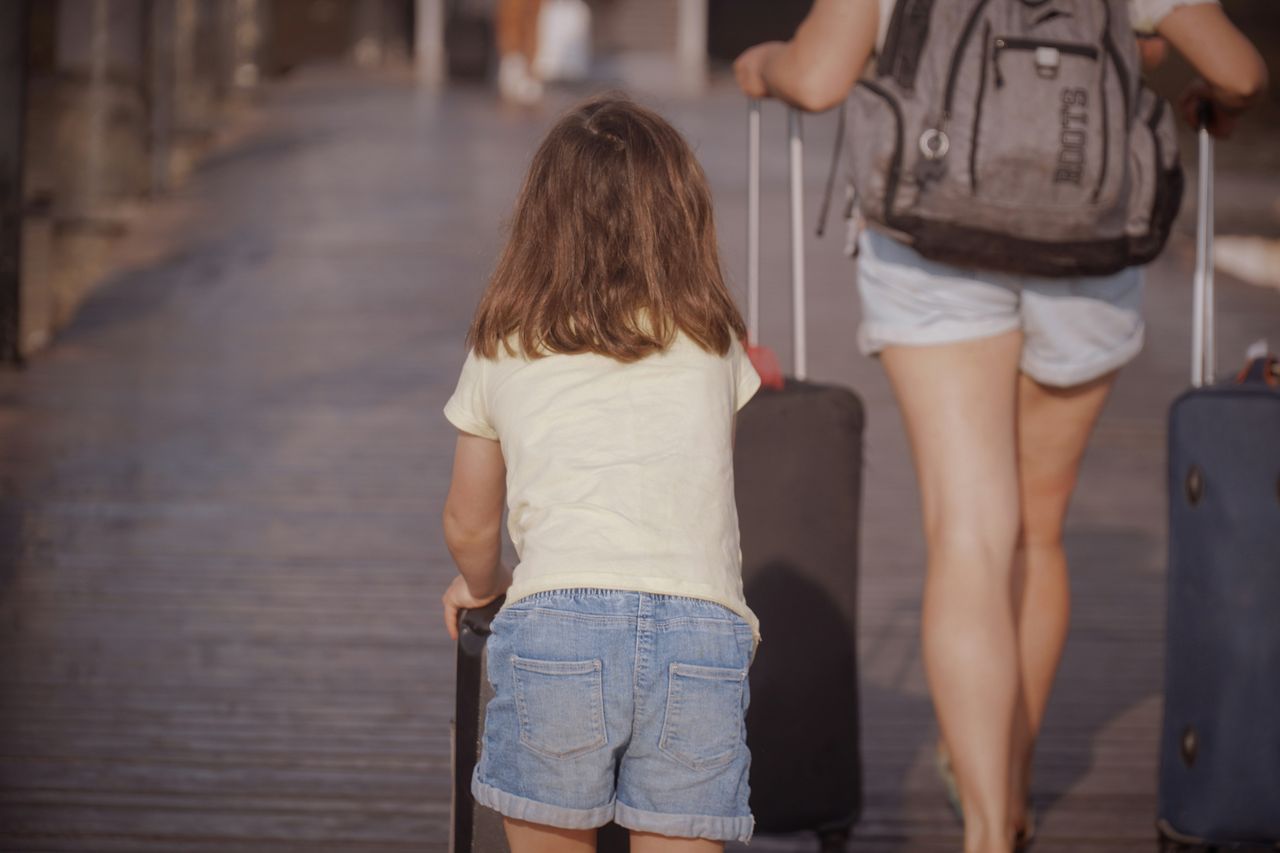 Wakacje z dzieckiem – jak spakować się mądrze i bez stresu?