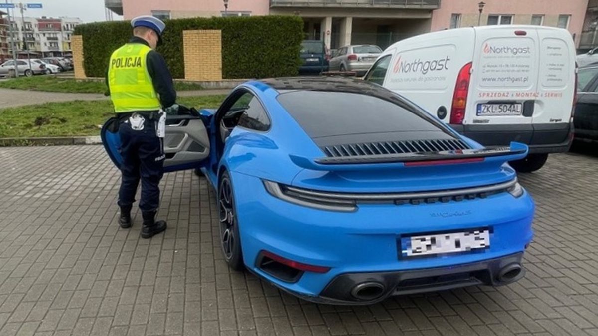 Masz przyciemnione szyby w aucie? Możesz zapłacić nawet 3 tys. zł mandatu  