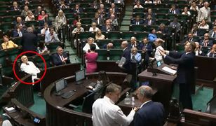 Korwin-Mikke przyłapany. Śpi w trakcie sejmowej debaty