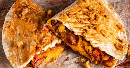 Tej tortilli nie może zabraknąć podczas sylwestra. Pokocha ją każdy fan mięsnych smaków