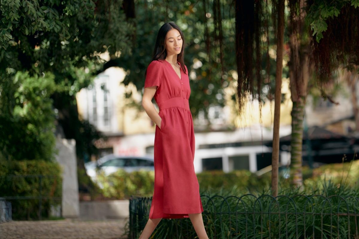 Kolekcja UNIQLO i Comptoir des Cotonniers wiosna/lato 2026
