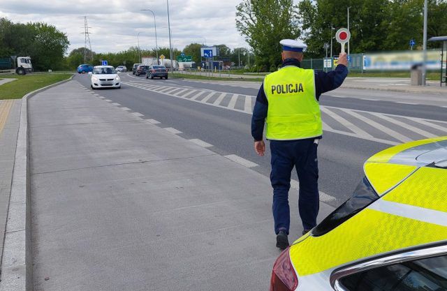 Fot. Licencjodawca. Instruktor nauki jazdy ciężarówką bez uprawnień 