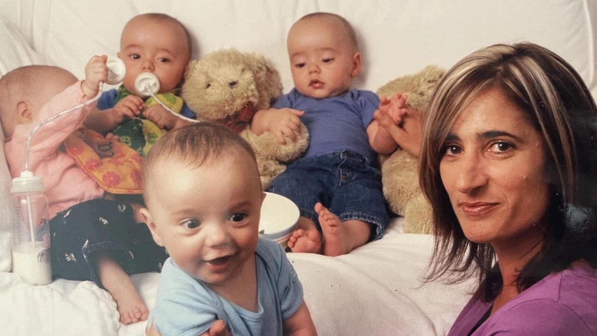 Miała 39 lat i była samotna, kiedy poddała się zabiegowi zapłodnienia in vitro. Jak jej dzieci wyglądają po 18 latach?