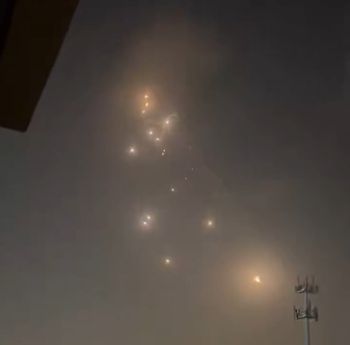 Tak ZEA radzą sobie z atakami Iranu. Pociski i drony spadają jeden po drugim