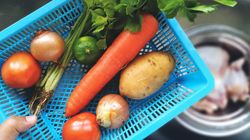 Jedne warzywa lepiej jeść na surowo, inne po obróbce termicznej. Wyjaśniamy dlaczego