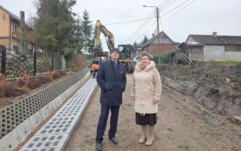 Brzezie Małe: Remontują drogę. Będzie internet światłowodowy