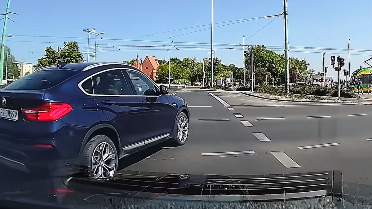 Kierowca BMW zablokował ruch, bo... tak jeździ od zawsze