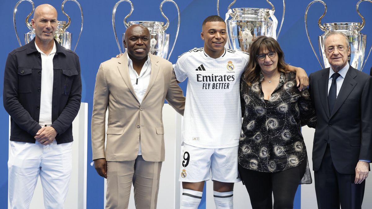 Kylian Mbappe i jego rodzice