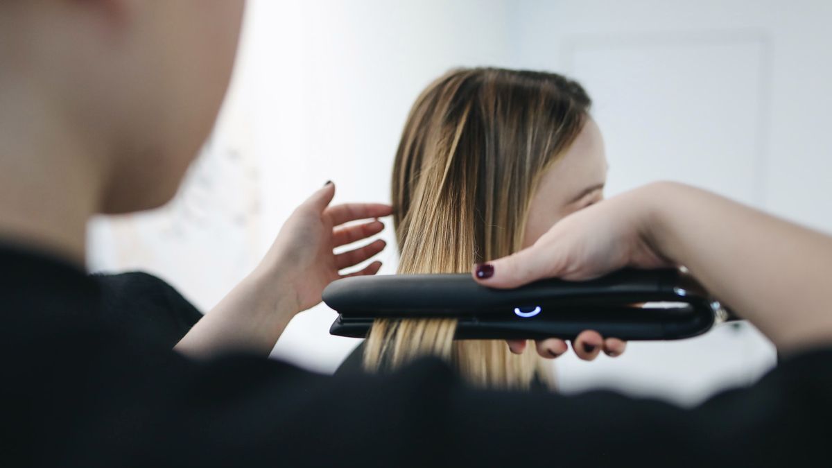 Prostownica - jaką wybrać? Podpowiadamy, na co zwrócić uwagę 1