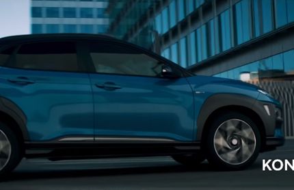 Hyundai reklamuje model Kona