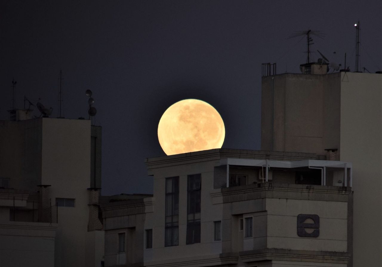 Ossigeno sulla luna.  Lo produrranno