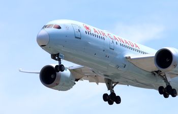Fałszywy pilot Air Canada. Latał bez licencji 17 lat