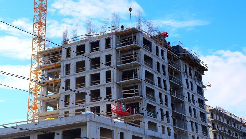 Polski deweloper z niższym zyskiem po trzech kwartałach 2025 roku.