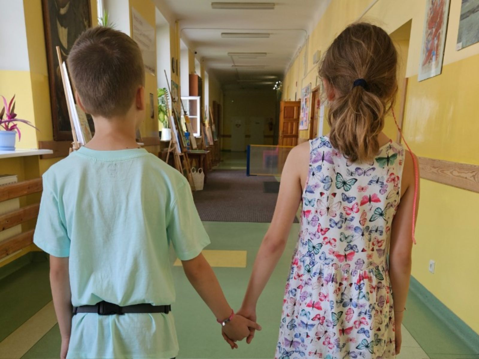 Ania i Piotruś, dzieci zmarłej Barbary Sienkiewicz 