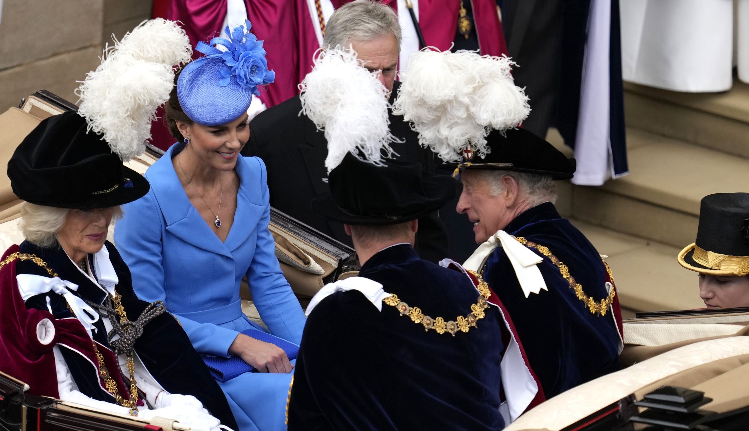 Król Karol III, królowa małżonka Camilla, księżna Kate i książę William
