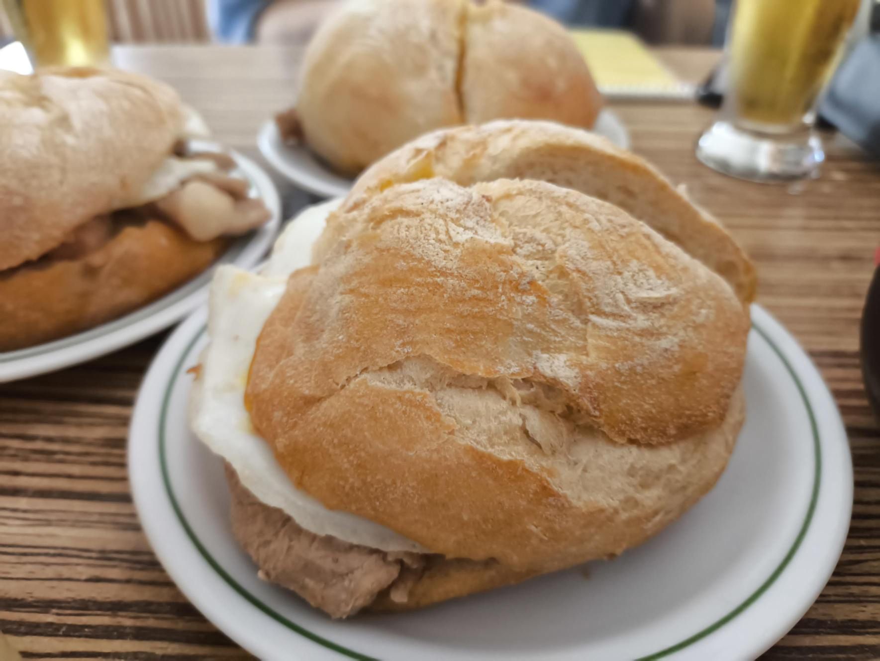 Bifana to tak naprawdę bułka z mięsem