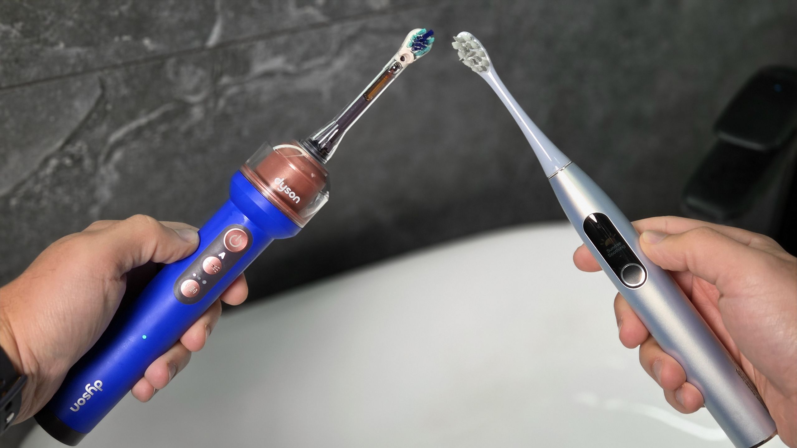 Dyson CameraJet i Oclean X Pro