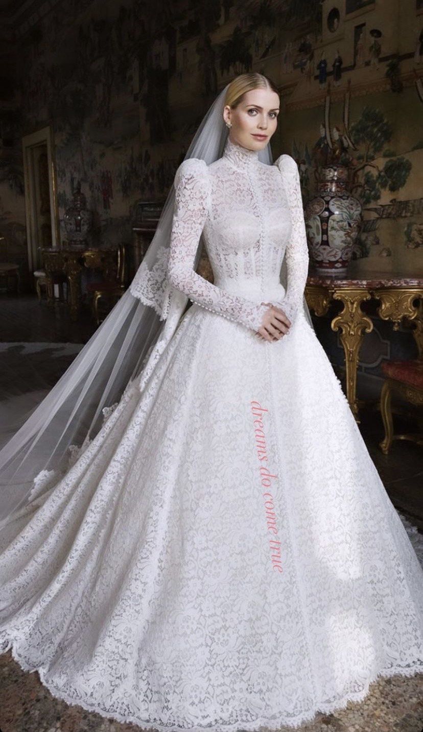 Kitty Spencer poślubiła multimilionera w "wiktoriańskiej" sukni ślubnej od Dolce & Gabbana