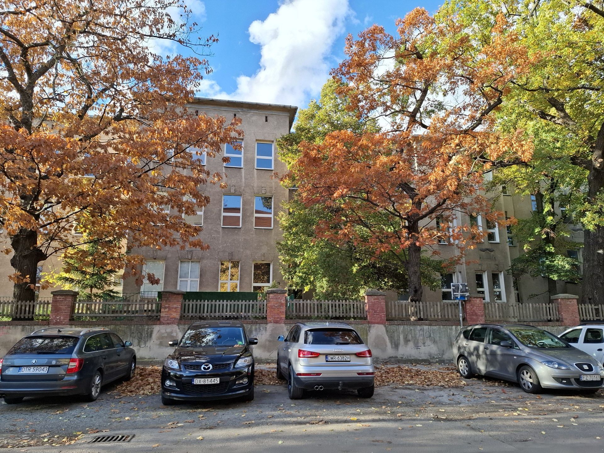 3. Szpital kolejowy przy ulicy Sudeckiej/Osiedle apartamentów premium